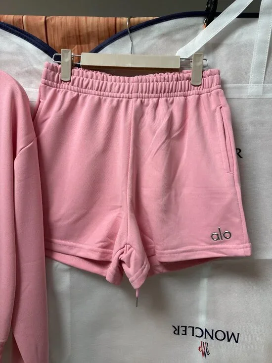 ALO Women's Crewneck Top and Shorts — Suitable for Both Outings and Workouts M - Picture 2 of 6